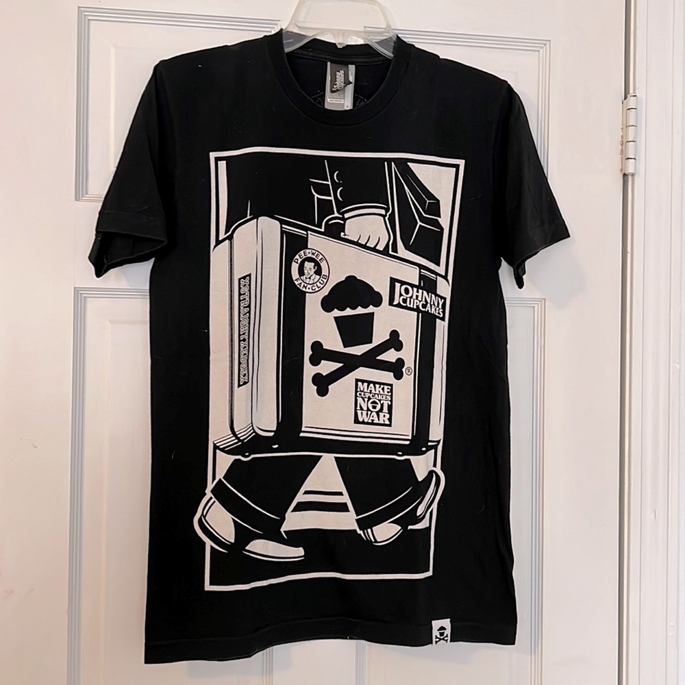 Johnny Cupcakes Suitcase Tour 2010 MENS SMALL
